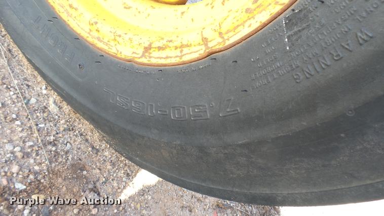 image for item AT9567 John Deere 300 tractor