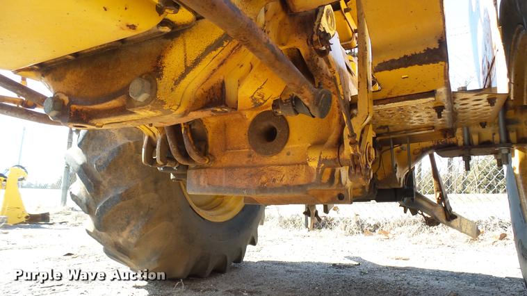 image for item AT9567 John Deere 300 tractor