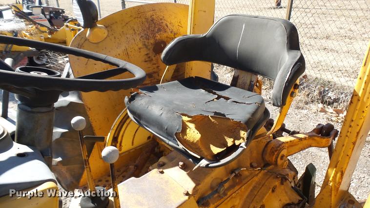 image for item AT9567 John Deere 300 tractor