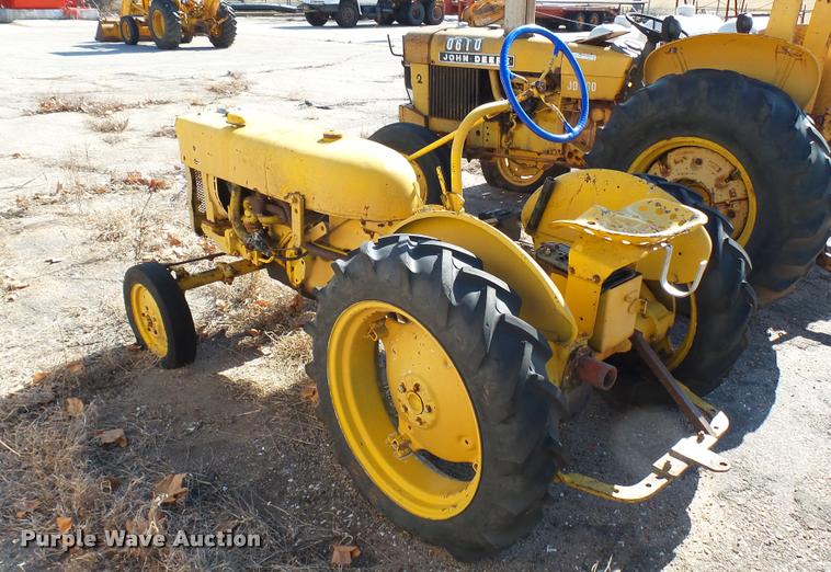 image for item AT9568 International tractor