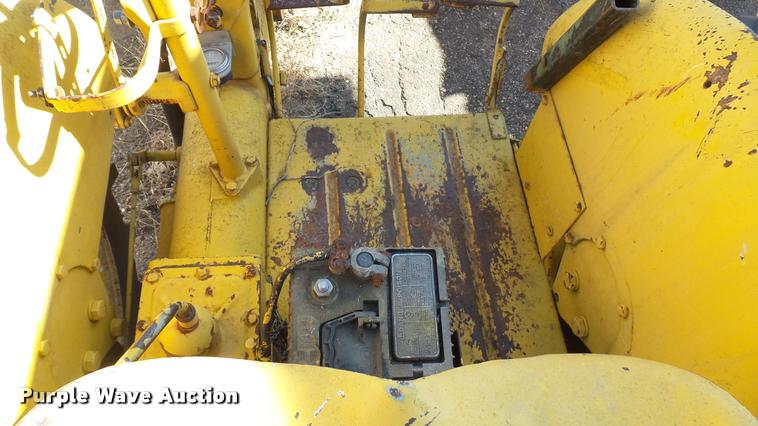 image for item AT9568 International tractor