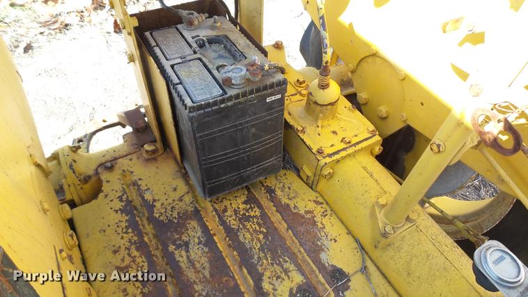 image for item AT9568 International tractor