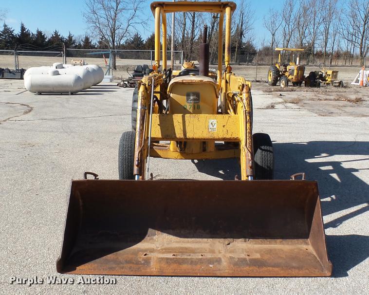 image for item AT9569 John Deere 301A tractor