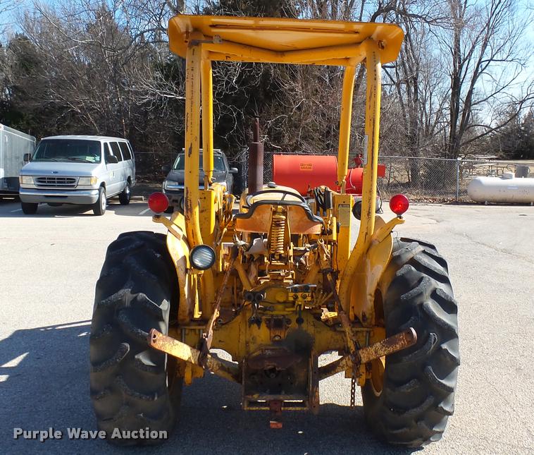 image for item AT9569 John Deere 301A tractor