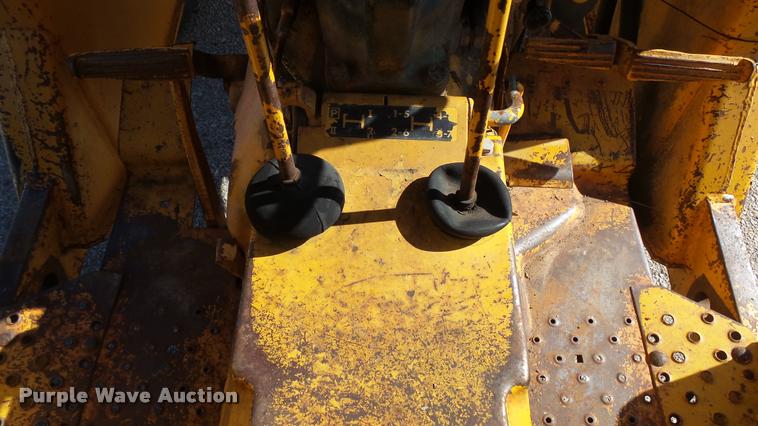 image for item AT9569 John Deere 301A tractor