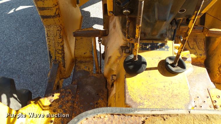 image for item AT9569 John Deere 301A tractor