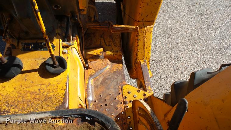 image for item AT9569 John Deere 301A tractor