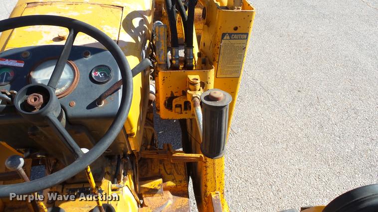 image for item AT9569 John Deere 301A tractor