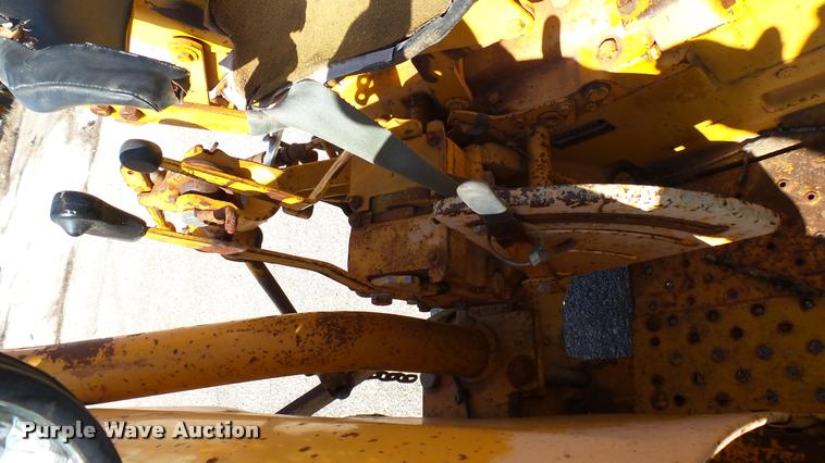 image for item AT9569 John Deere 301A tractor