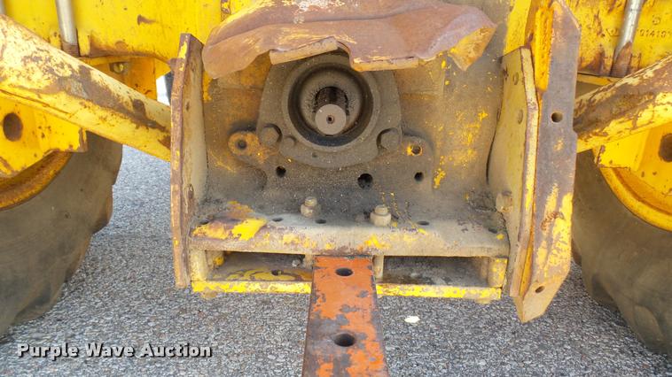 image for item AT9569 John Deere 301A tractor