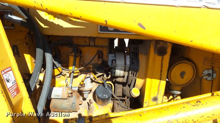 image for item AT9569 John Deere 301A tractor