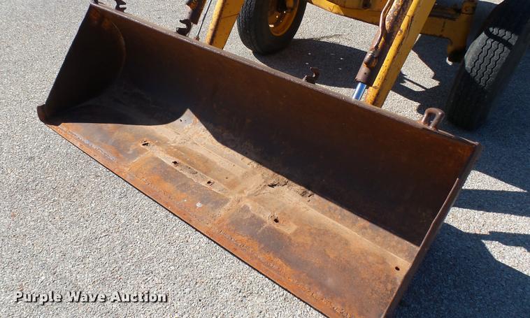 image for item AT9569 John Deere 301A tractor