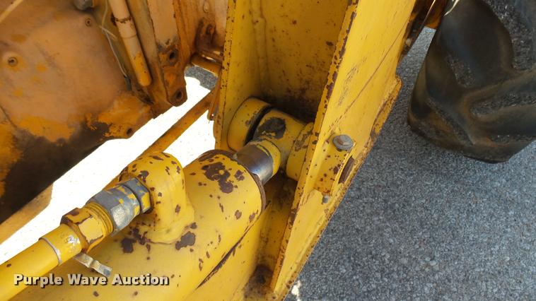 image for item AT9569 John Deere 301A tractor