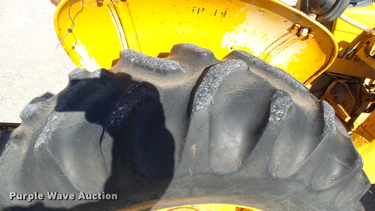 image for item AT9569 John Deere 301A tractor