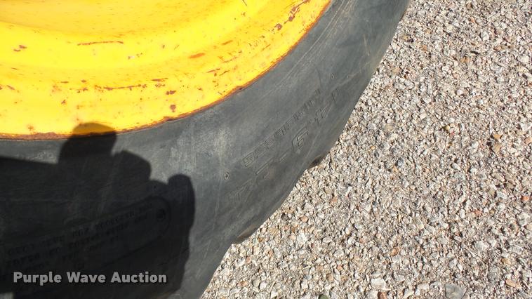 image for item AT9569 John Deere 301A tractor