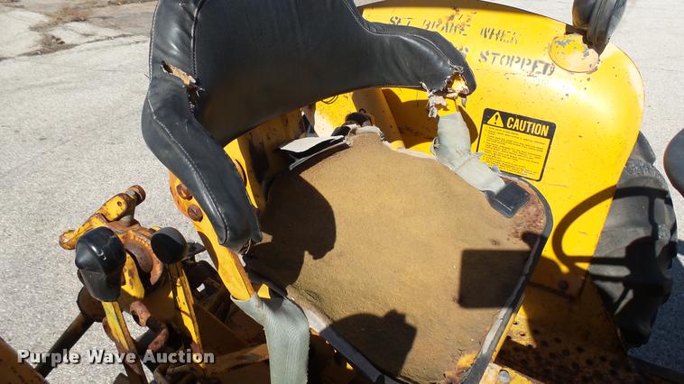 image for item AT9569 John Deere 301A tractor