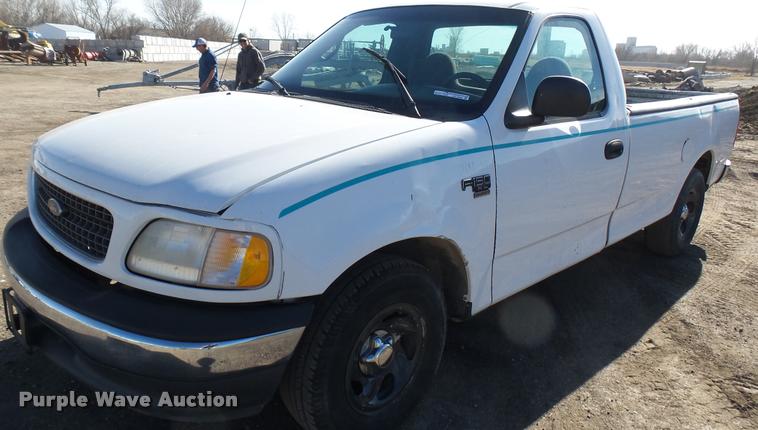 image for item AT9588 2001 Ford F150 pickup truck