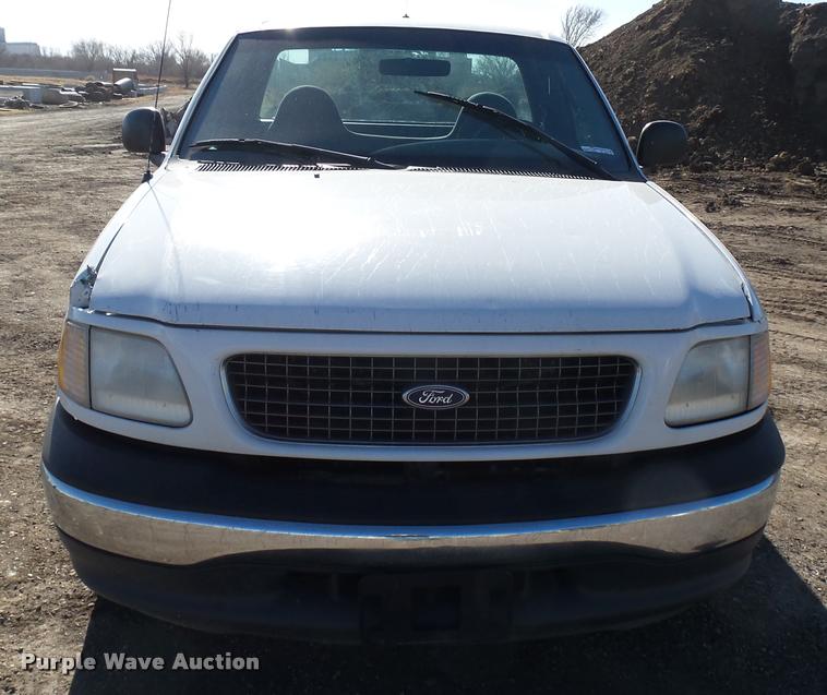 image for item AT9588 2001 Ford F150 pickup truck