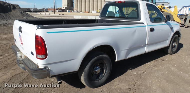 image for item AT9588 2001 Ford F150 pickup truck