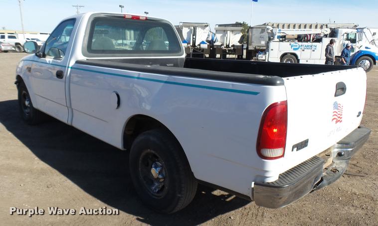 image for item AT9588 2001 Ford F150 pickup truck