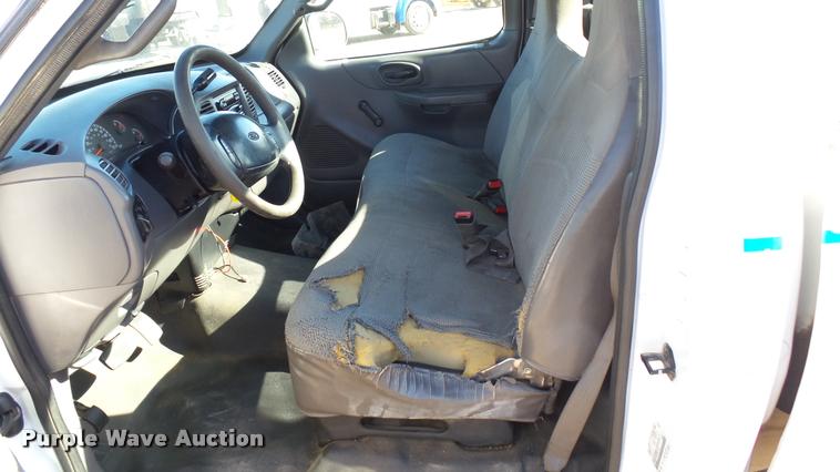 image for item AT9588 2001 Ford F150 pickup truck