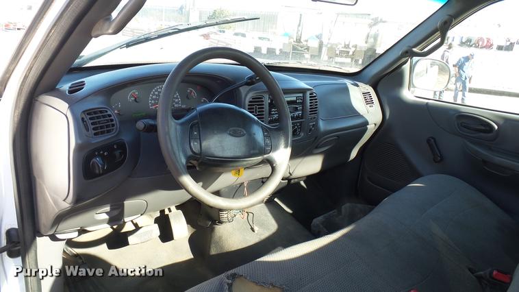 image for item AT9588 2001 Ford F150 pickup truck