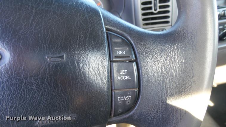 image for item AT9588 2001 Ford F150 pickup truck