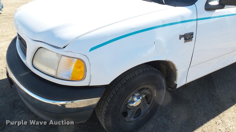 image for item AT9588 2001 Ford F150 pickup truck