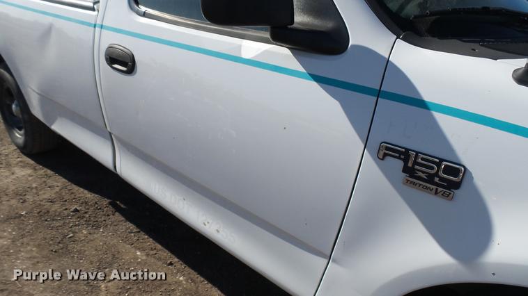 image for item AT9588 2001 Ford F150 pickup truck