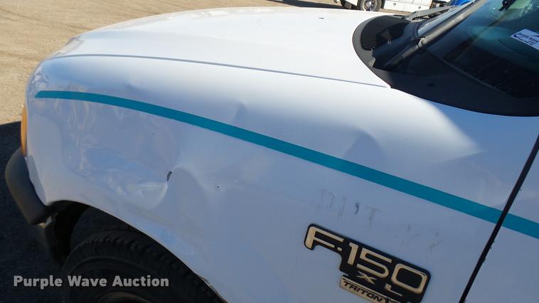 image for item AT9588 2001 Ford F150 pickup truck