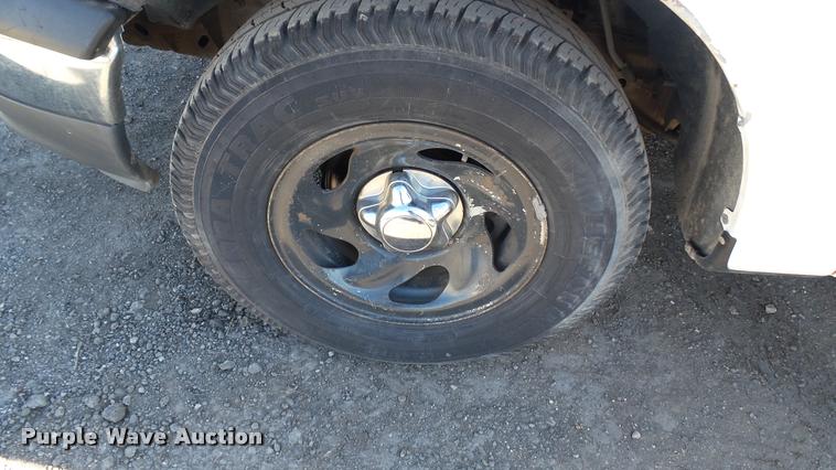 image for item AT9588 2001 Ford F150 pickup truck