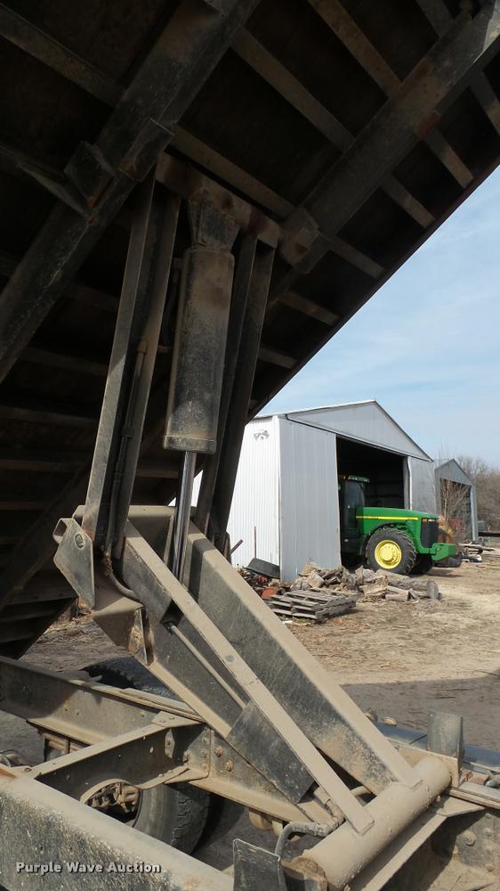 image for item AT9597 1996 Chevrolet Kodiak dump truck