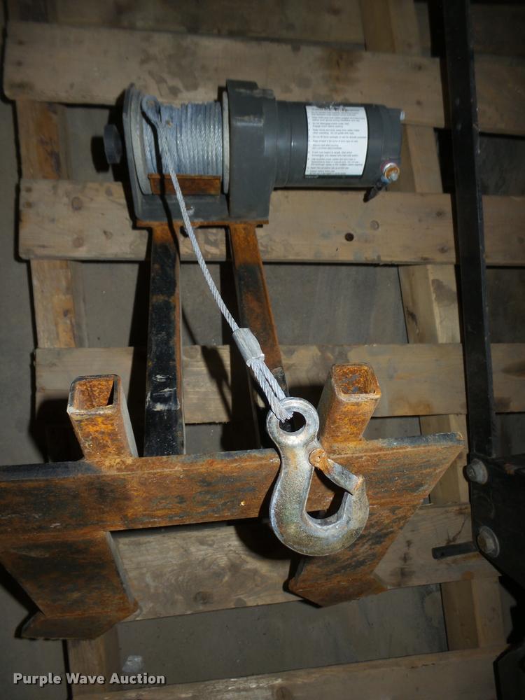 image for item AU9696 John Deere 48" blade