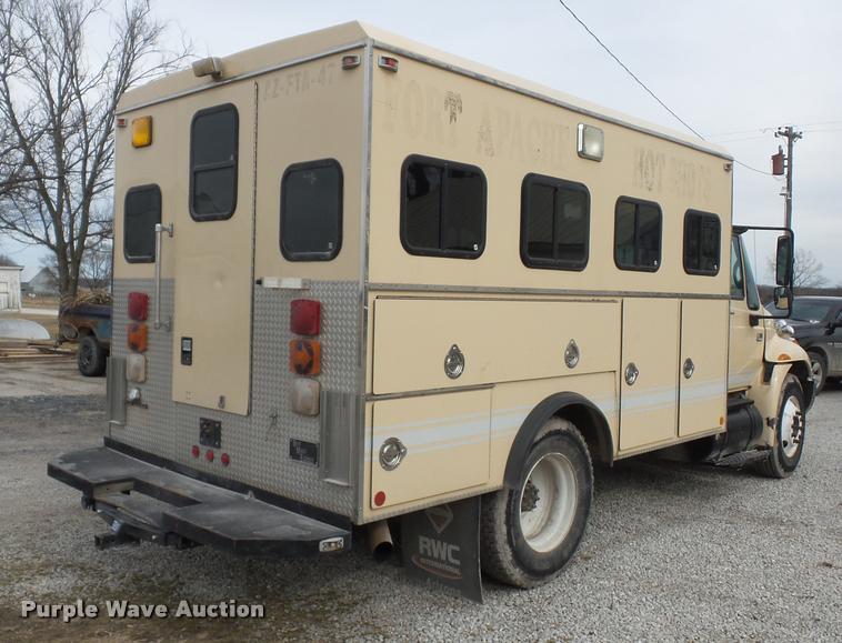 image for item BI9172 2005 International DuraStar 4300 personnel transport truck