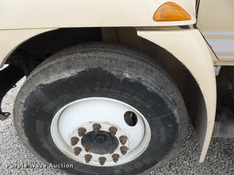 image for item BI9172 2005 International DuraStar 4300 personnel transport truck