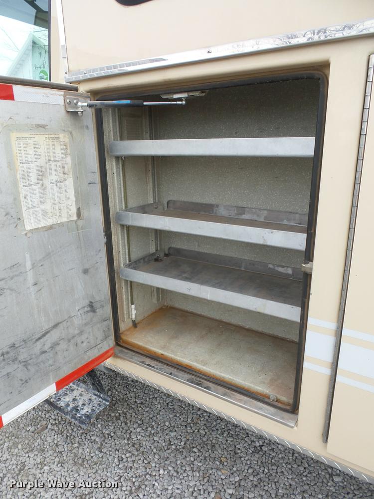 image for item BI9172 2005 International DuraStar 4300 personnel transport truck