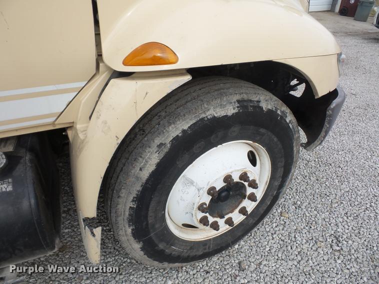 image for item BI9172 2005 International DuraStar 4300 personnel transport truck