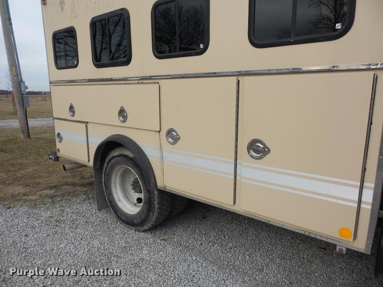 image for item BI9172 2005 International DuraStar 4300 personnel transport truck