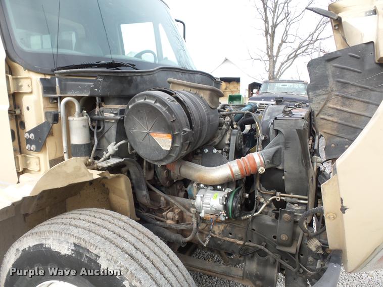 image for item BI9172 2005 International DuraStar 4300 personnel transport truck