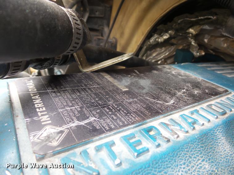 image for item BI9172 2005 International DuraStar 4300 personnel transport truck