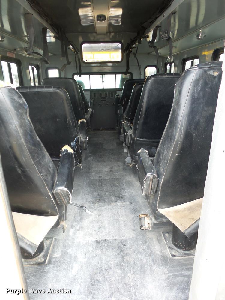 image for item BI9172 2005 International DuraStar 4300 personnel transport truck