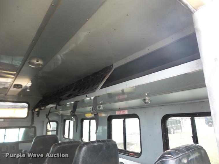 image for item BI9172 2005 International DuraStar 4300 personnel transport truck