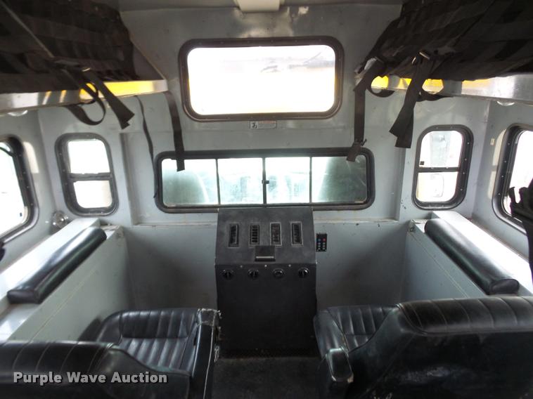 image for item BI9172 2005 International DuraStar 4300 personnel transport truck