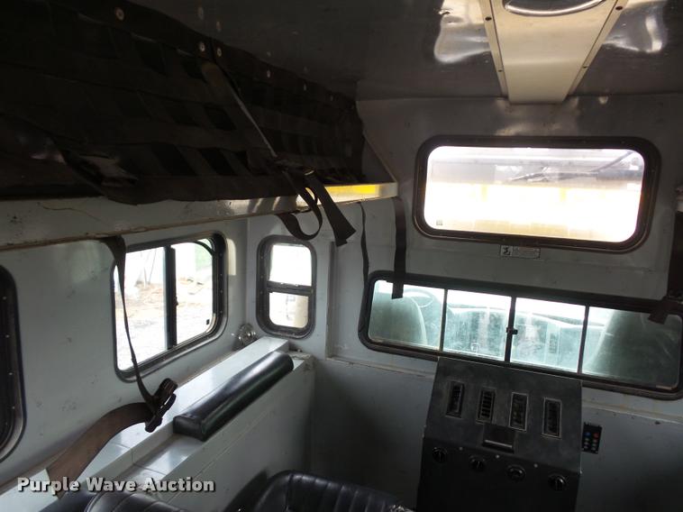 image for item BI9172 2005 International DuraStar 4300 personnel transport truck