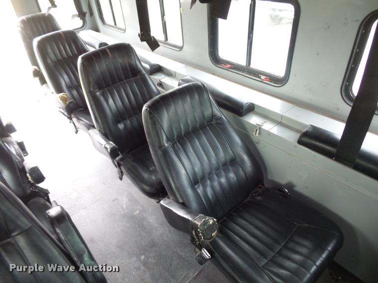 image for item BI9172 2005 International DuraStar 4300 personnel transport truck