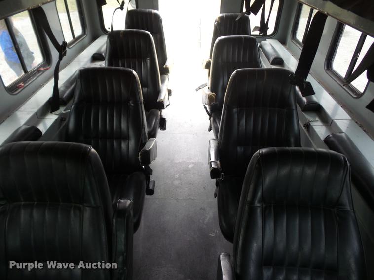 image for item BI9172 2005 International DuraStar 4300 personnel transport truck