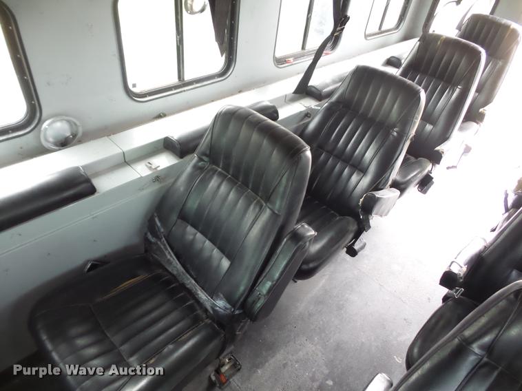 image for item BI9172 2005 International DuraStar 4300 personnel transport truck