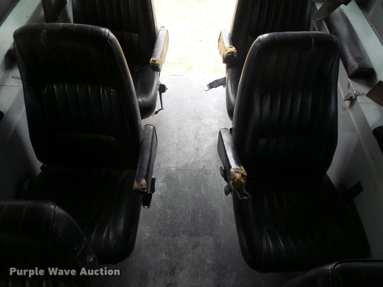 image for item BI9172 2005 International DuraStar 4300 personnel transport truck