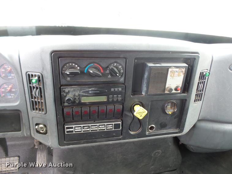 image for item BI9172 2005 International DuraStar 4300 personnel transport truck