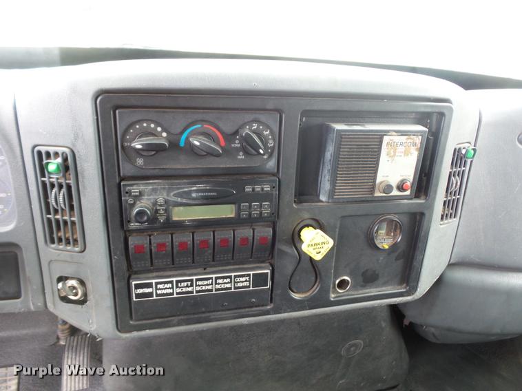 image for item BI9172 2005 International DuraStar 4300 personnel transport truck